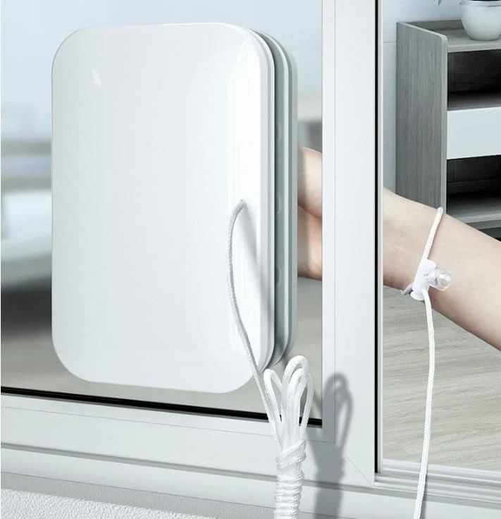 Glass Cleaner → MagniClean™